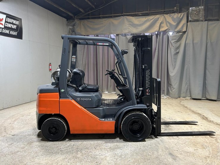 2020-toyota-8fgu25-image-5