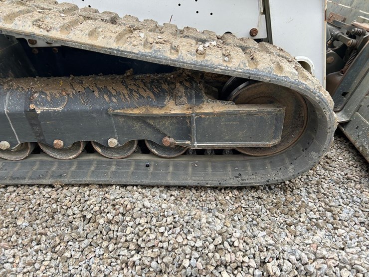 2022-bobcat-t770-image-14