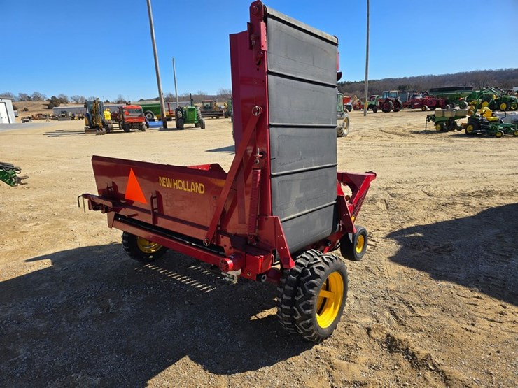 new-holland-166-image-5