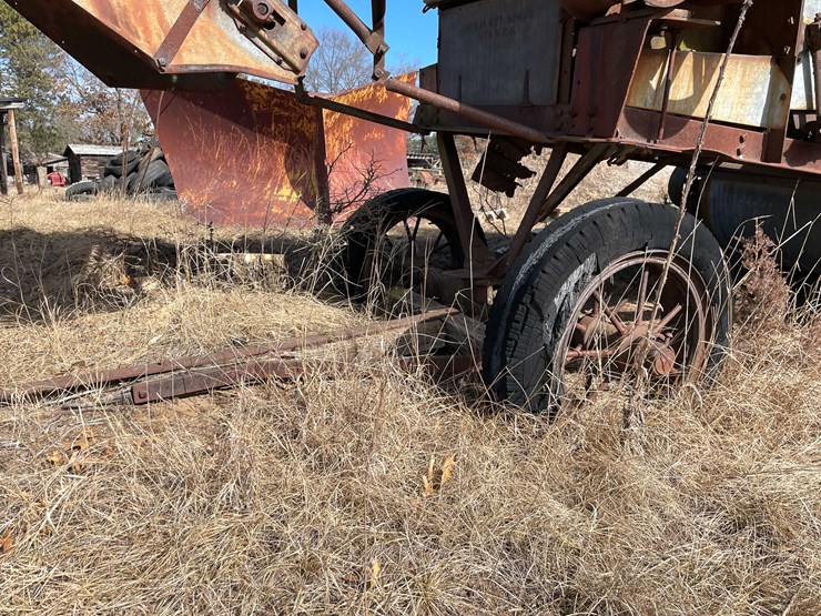 #13044-•-vintage-advance-rumely-image-4