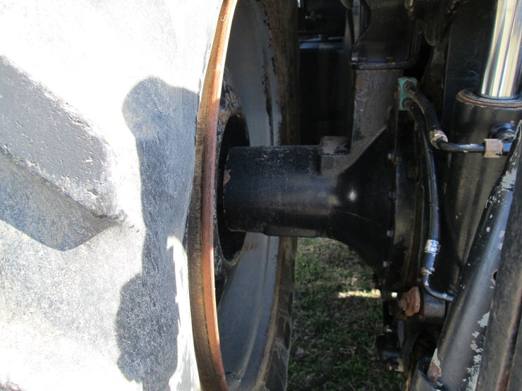 case-ih-magnum-305-image-7