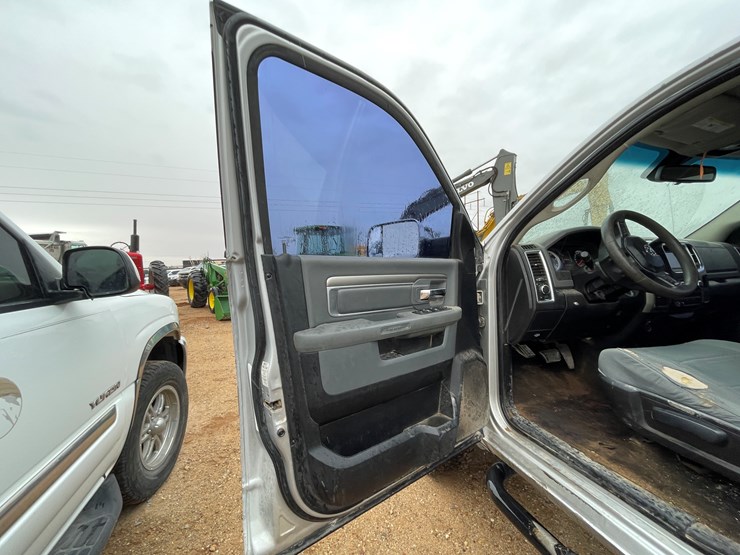 2014-dodge-2500-image-81