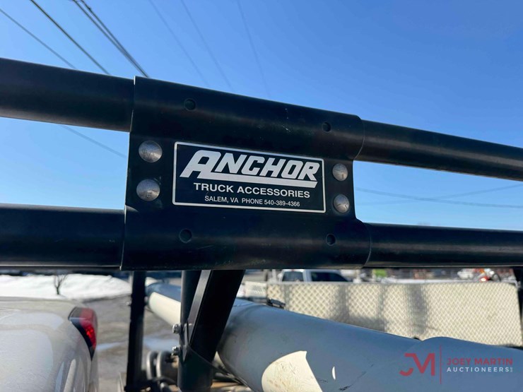 2017-chevrolet-2500-image-14