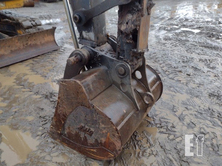 2019-deere-75g-image-17