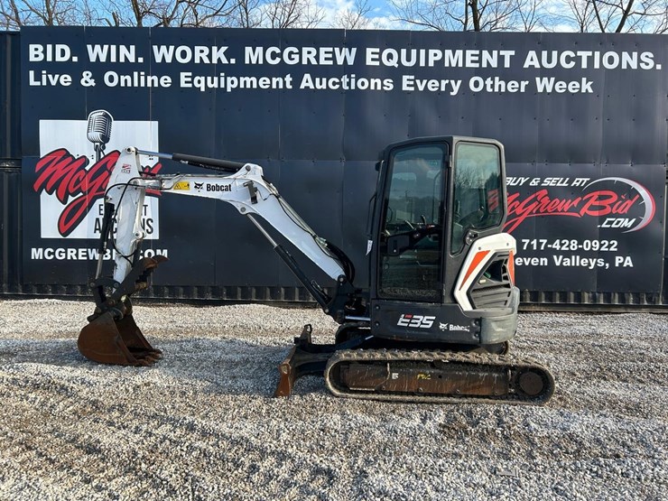 2019-bobcat-e35i-image-1