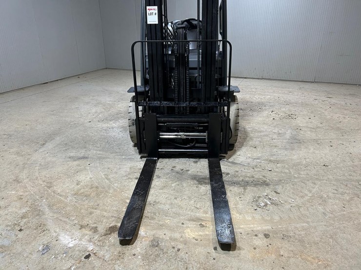 2020-toyota-8fgu25-image-9