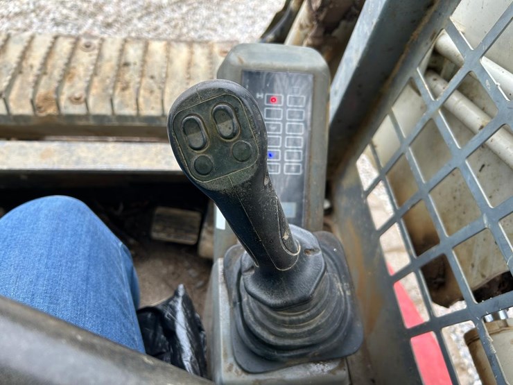 takeuchi-tl230-image-24