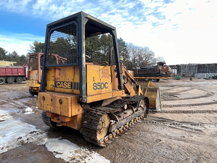 #13009-•-case-8500-crawler-loader-image-5