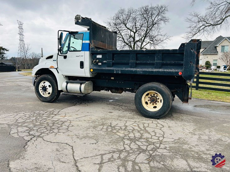 2012-international-durastar-4300-image-3