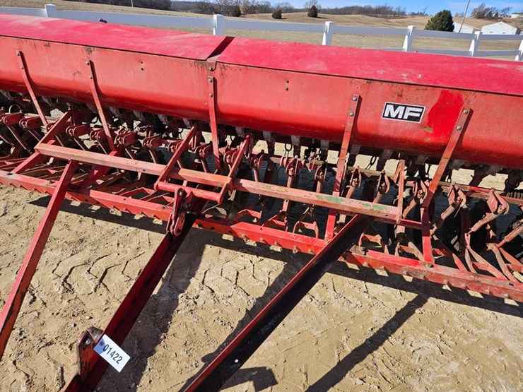 massey-ferguson-12-image-10