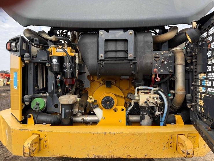 2014-deere-370e-image-12