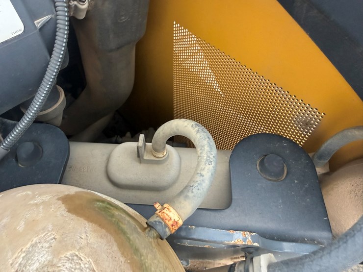 2015-deere-333e-image-24