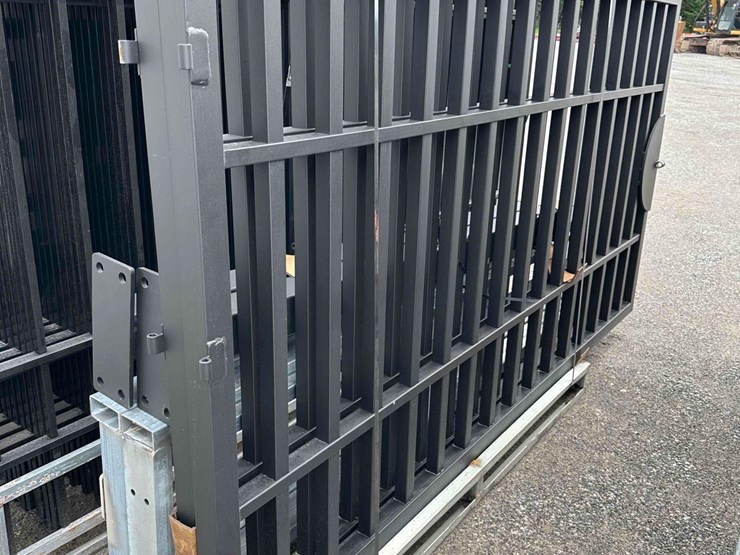 (40)-10’-metal-site-fence-w/-20'-swing-gate-(looks-like-wrought-iron)-image-5