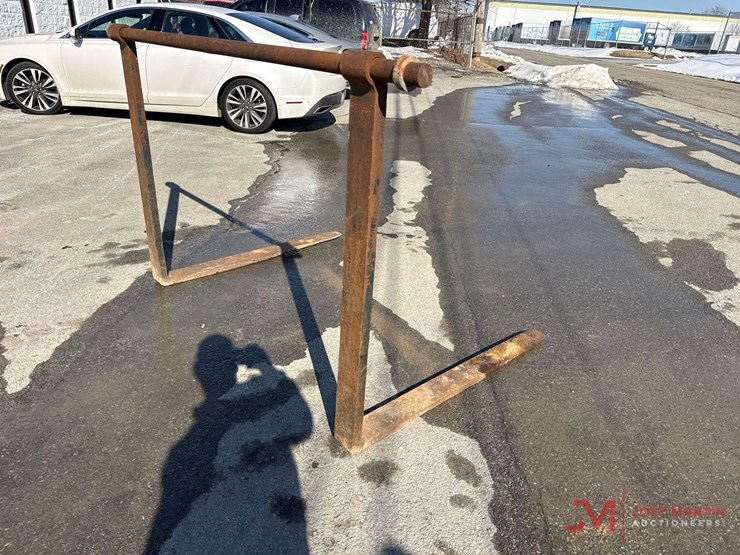 48-hang-onbackhoe-forks-image-2