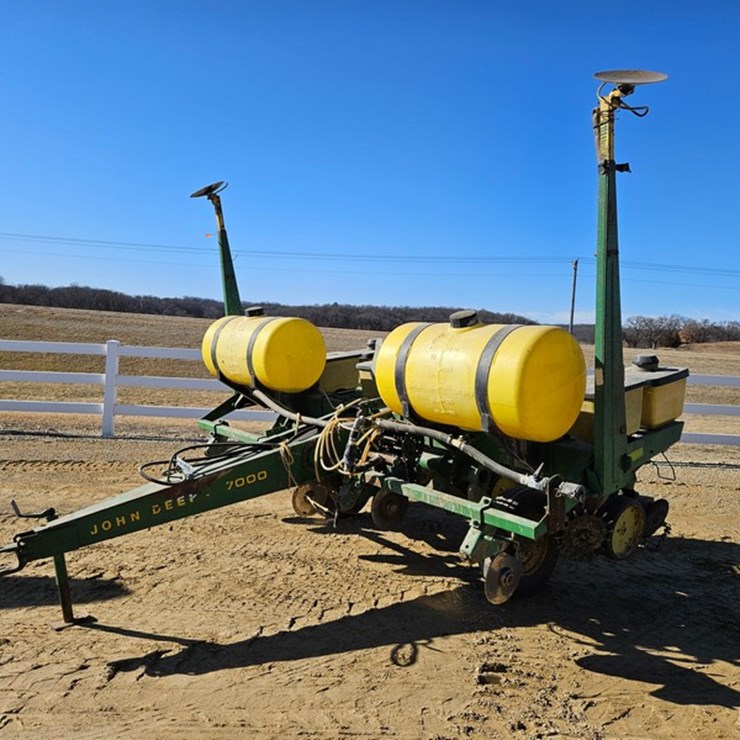 JOHN DEERE 7000