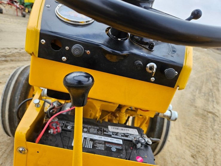 #47-•-international-2506-tractor-image-28