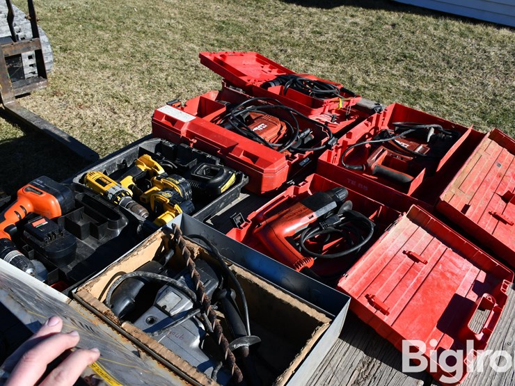 lot-of-power-tools-image-5