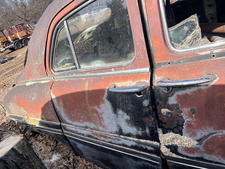 #13026-•-(1)-vintage-truck-and-(2)-vintage-cars-(no-title)-image-133