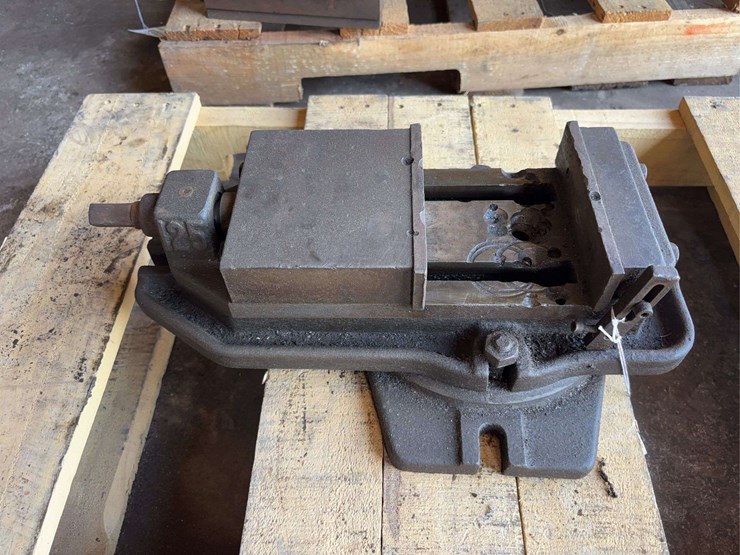 bfc-(125)-heavy-duty-milling-swivel-vise-image-3