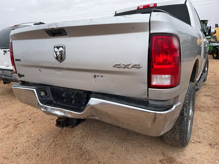 2014-dodge-2500-image-32