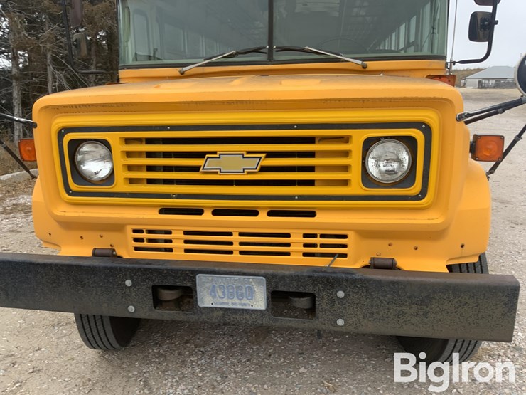 1987-chevrolet-bluebird-image-10