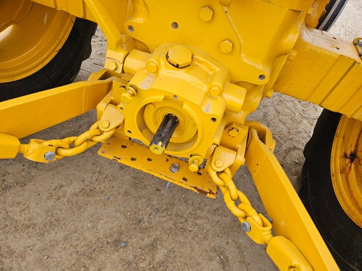 #47-•-international-2506-tractor-image-19