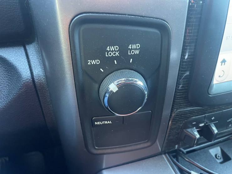 2018-dodge-2500-image-37