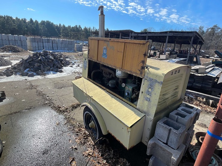 #13065-•-le-roi-gas-powered-generator-on-wheels-image-7