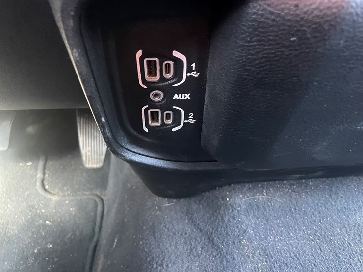 2022-dodge-2500-image-31