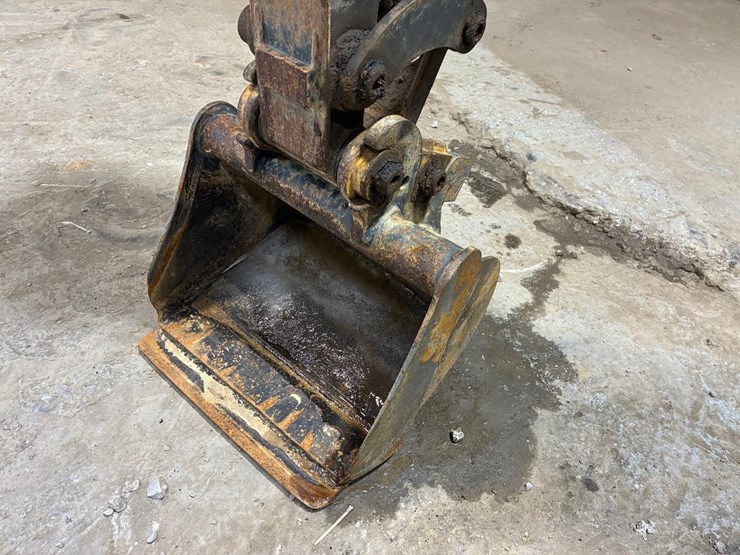 2019-deere-17g-image-9