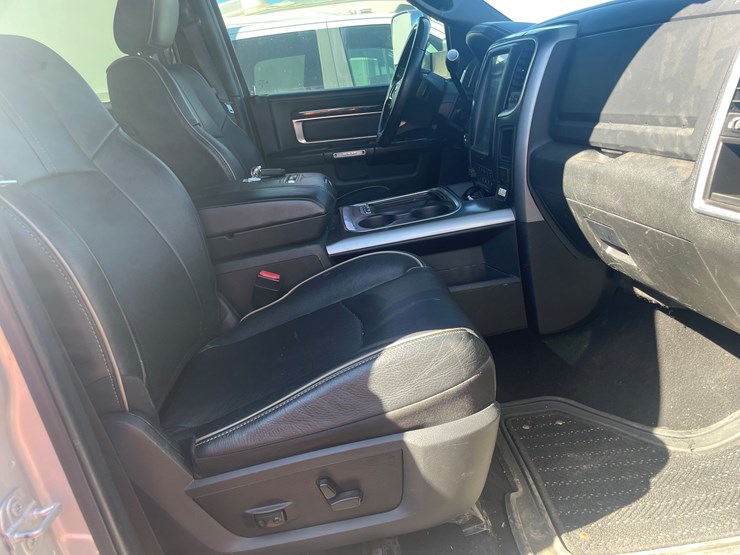 2018-dodge-2500-image-41