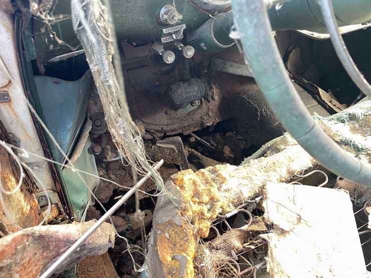 #13026-•-(1)-vintage-truck-and-(2)-vintage-cars-(no-title)-image-108