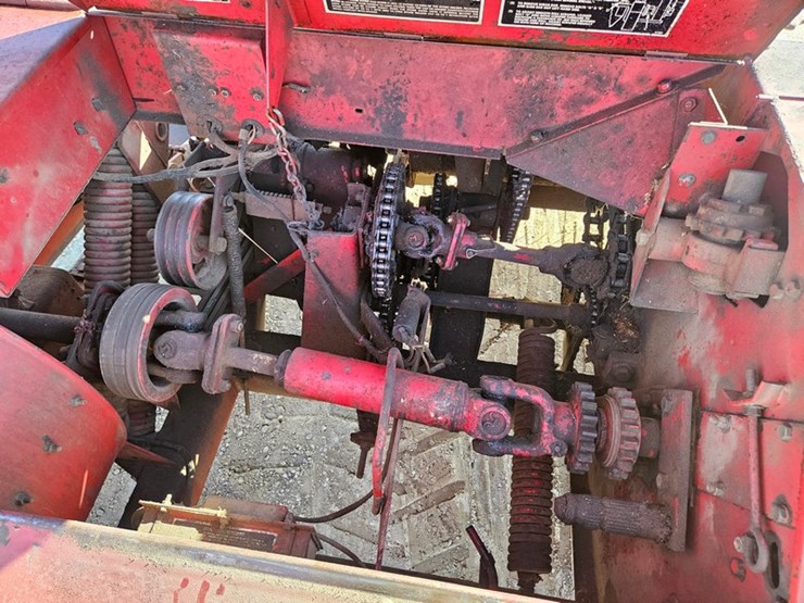 new-holland-892-image-32