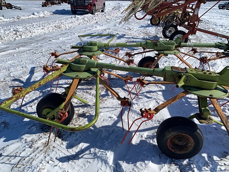 claas-volto-750-image-6