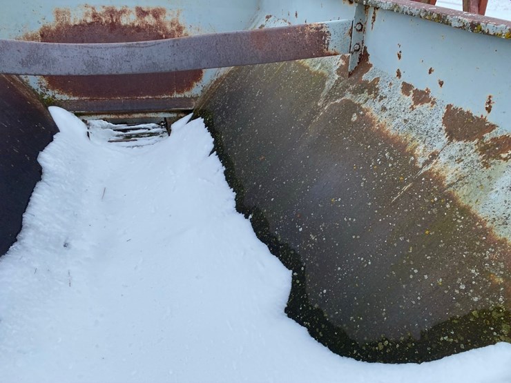 stoltzfus-lime-spreader-image-34