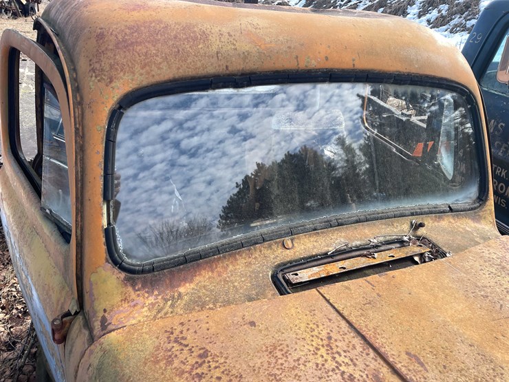 #13026-•-(1)-vintage-truck-and-(2)-vintage-cars-(no-title)-image-20