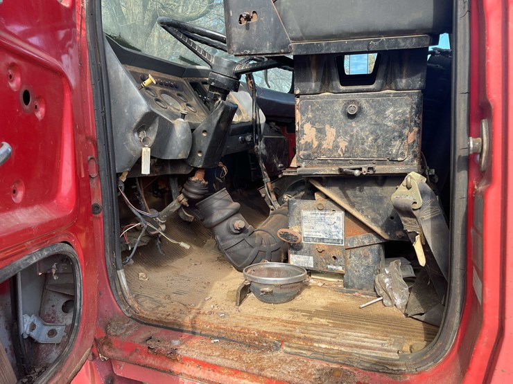 1986-ford-8000-image-81