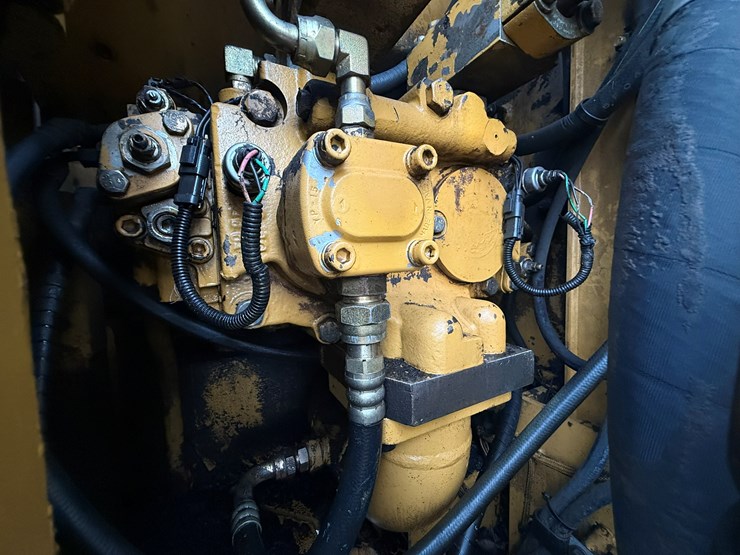 2004-caterpillar-321c-image-47