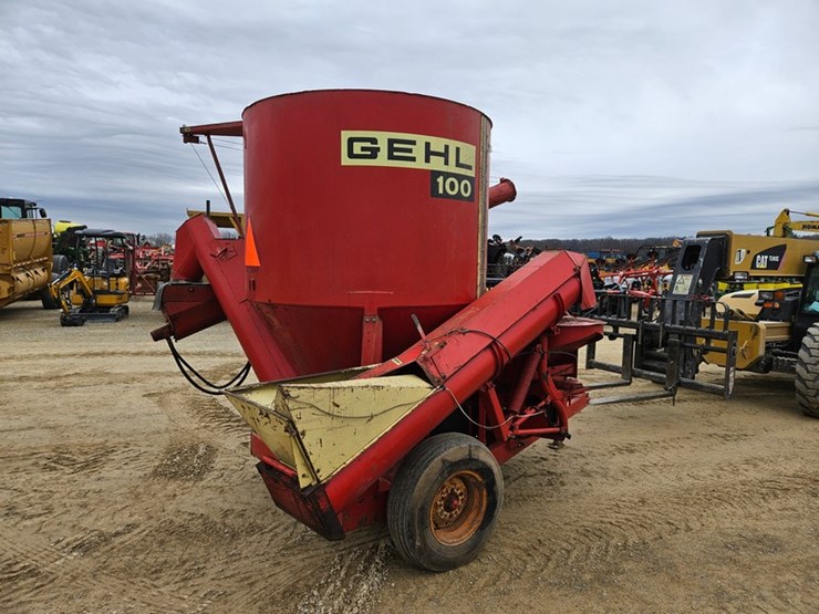 gehl-100-image-5