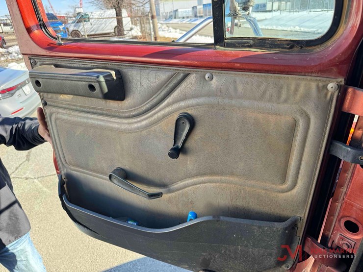 1999-international-4900-image-32