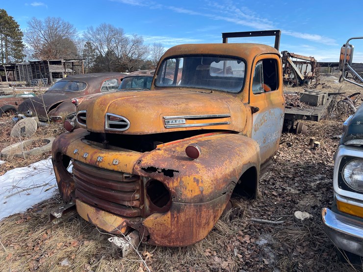 #13026-•-(1)-vintage-truck-and-(2)-vintage-cars-(no-title)-image-2