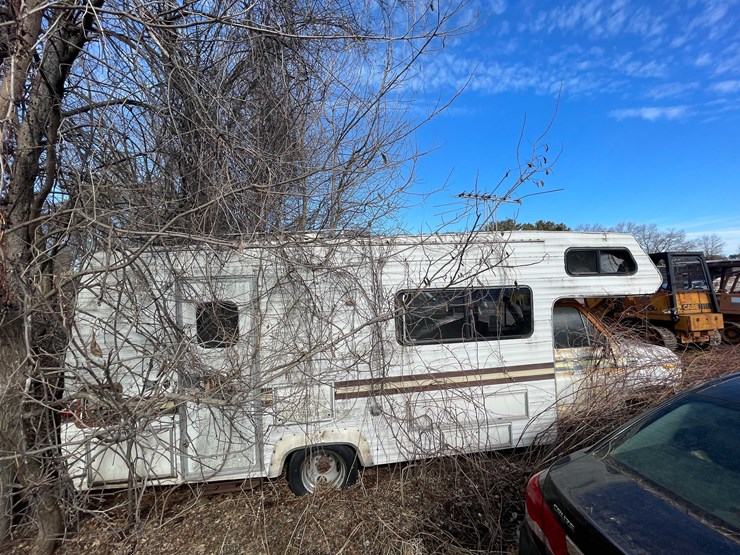 #13021-•-1977-mallard-coach-(no-title)-image-2