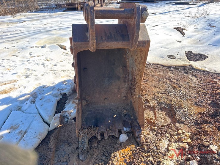 28"-excavator-tooth-bucket-and-compaction-wheel-image-6