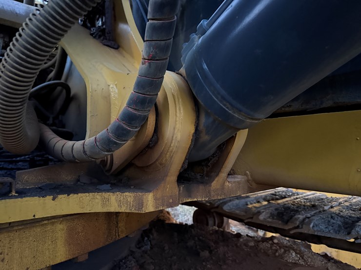 2006-deere-650d-lc-image-15