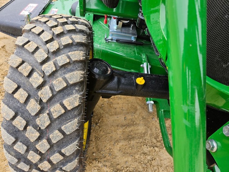 2025-john-deere-2038r-image-41