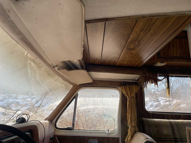 #13021-•-1977-mallard-coach-(no-title)-image-43