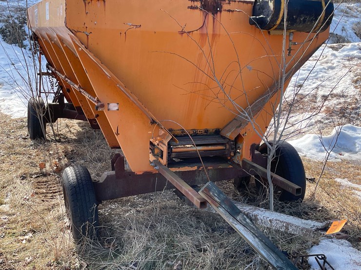 #13023-•-henderson-chief-spreader-image-18