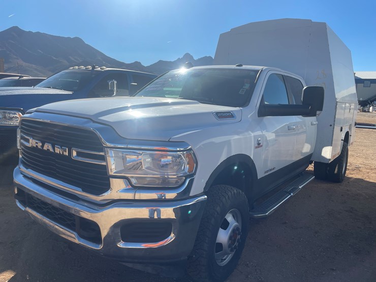 2021-dodge-2500-image-2