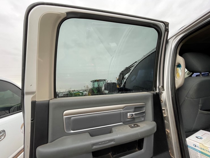 2014-dodge-2500-image-65