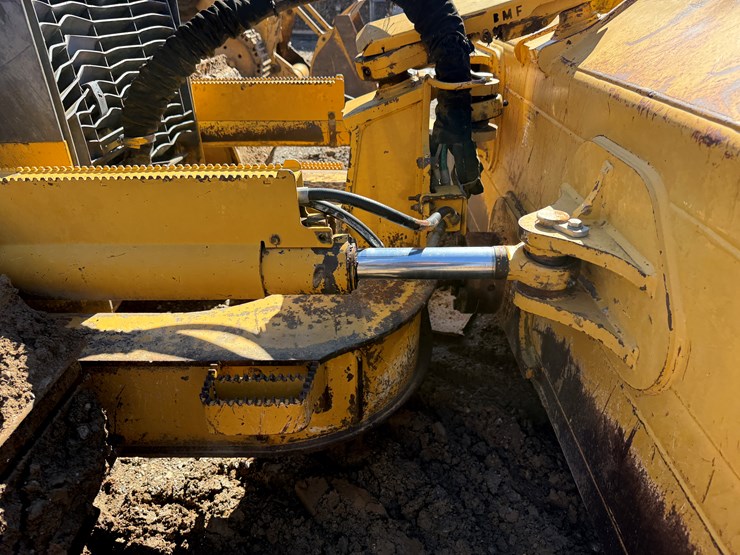 2006-deere-700j-image-20